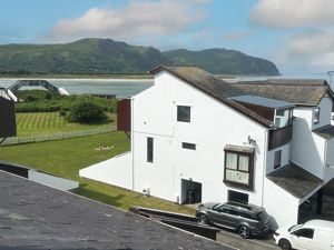 Photo 18- click for photo gallery